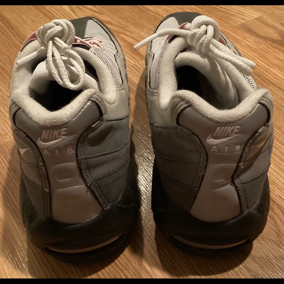 Nike air max 95 grey / pink foam size 11 lightly used good condition CJ0588 001 - Picture 3 of 7